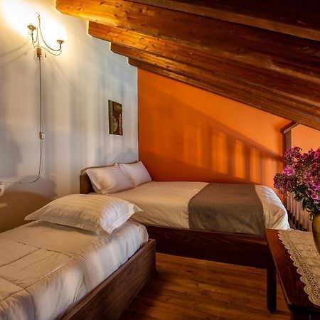 La Noi Guesthouse Samarína Esterno foto