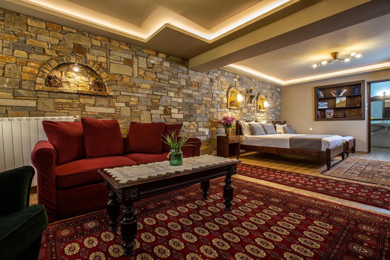 La Noi Guesthouse Samarína Esterno foto
