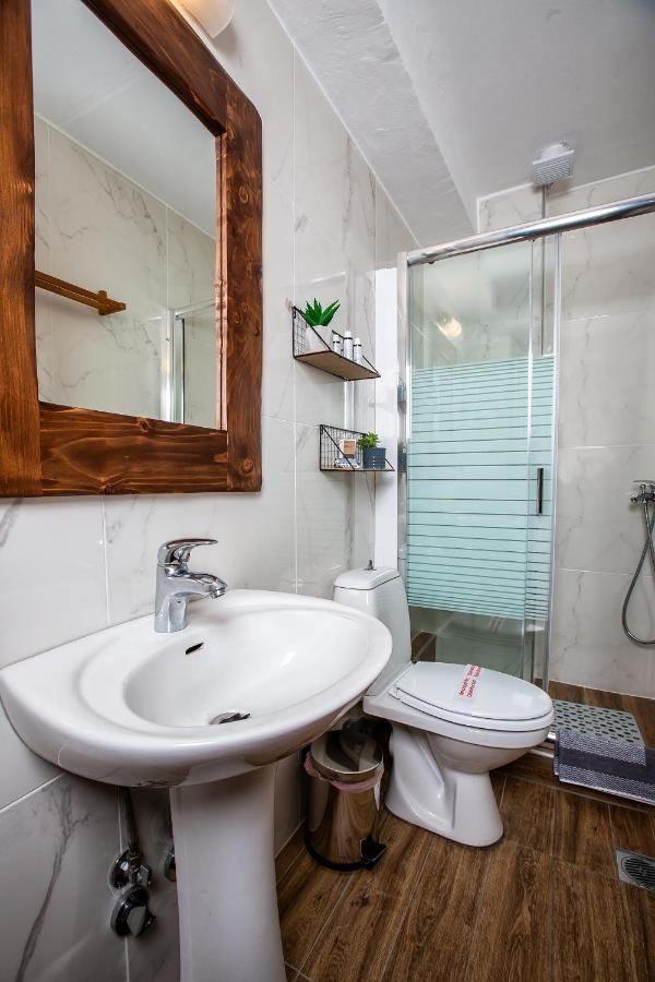 La Noi Guesthouse Samarína Esterno foto