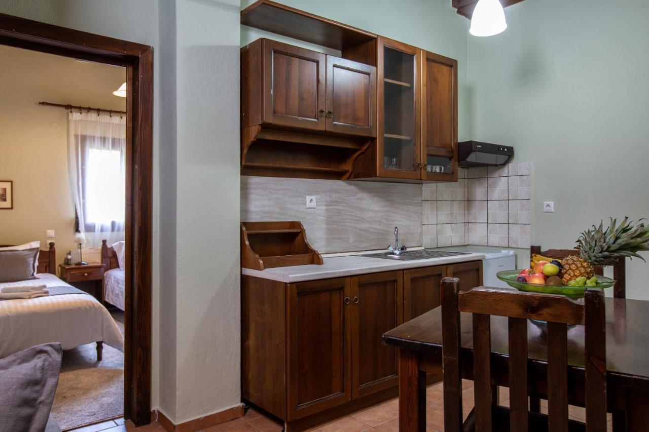 La Noi Guesthouse Samarína Esterno foto