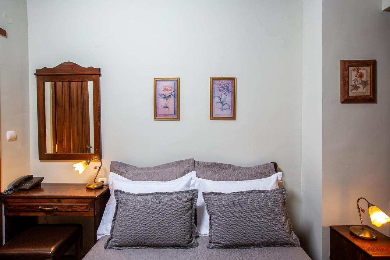 La Noi Guesthouse Samarína Esterno foto